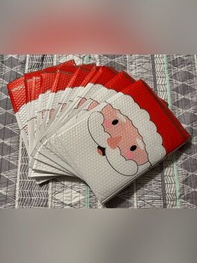 10 Pack of Santa Claus Face 10x13 Festive Holiday Bubble Mailers